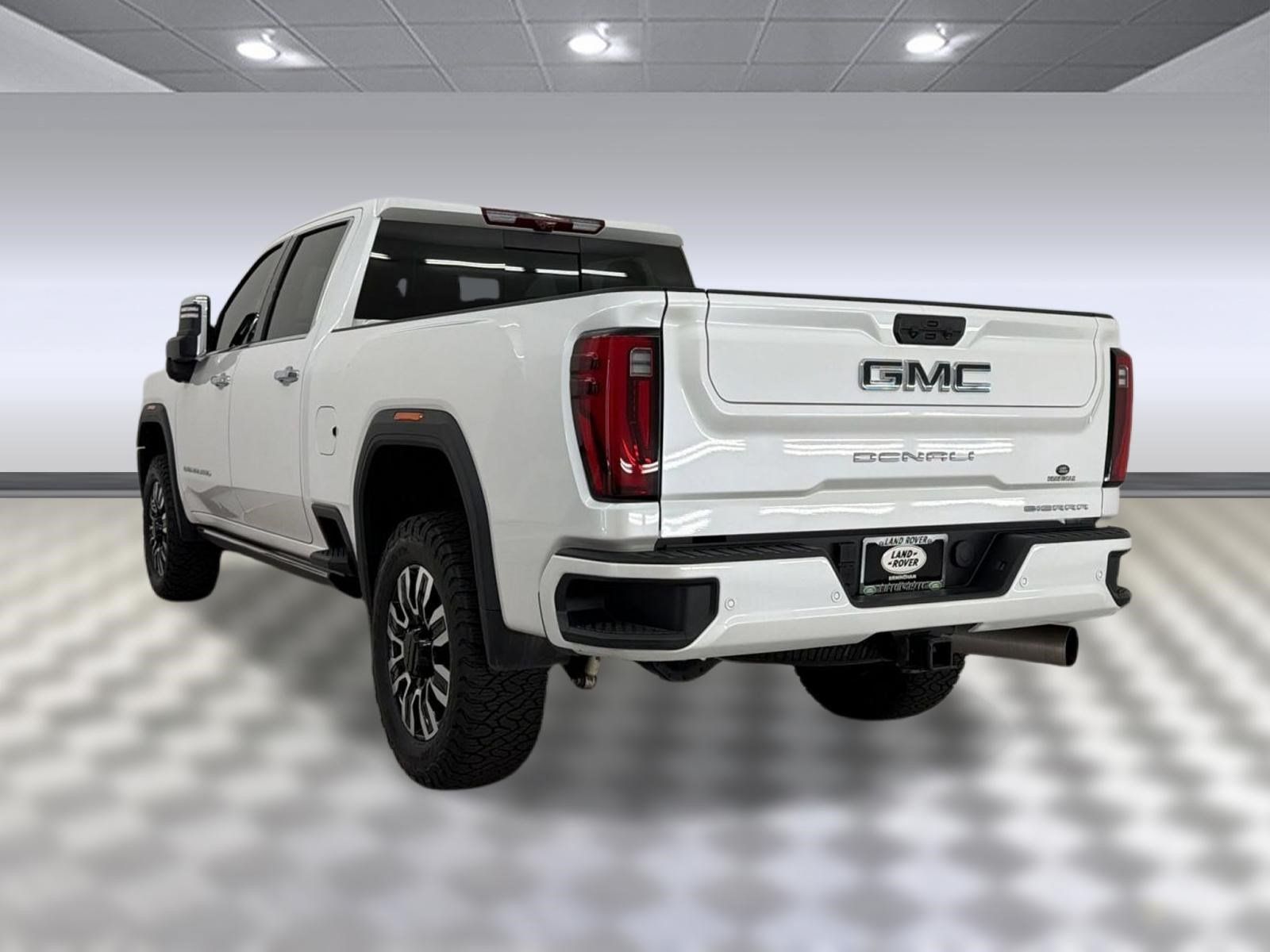 Used 2025 GMC Sierra 2500 Denali Ultimate w/ Max Trailering Package AWD/4WD image 3