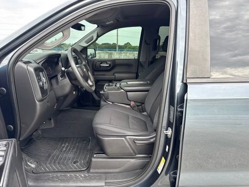 Used 2019 Chevrolet Silverado 1500 Custom w/ Custom Value Package RWD image 2