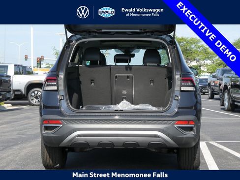 New 2025 Volkswagen Taos SE image 26