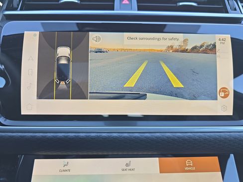 Used 2022 Land Rover Range Rover Velar R-Dynamic S image 22