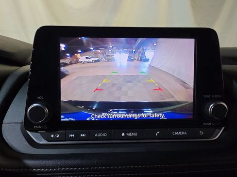Used 2024 Nissan Rogue S FWD image 22