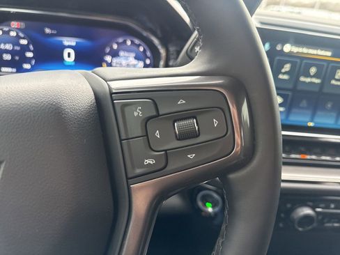 Used 2025 Chevrolet Silverado 2500 ZR2 w/ Technology Package image 17