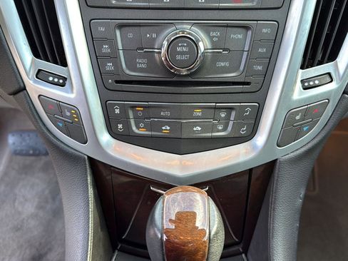 Used 2011 Cadillac SRX Luxury image 17