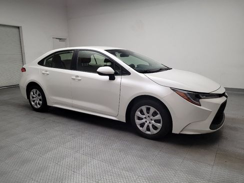 Used 2021 Toyota Corolla LE image 11