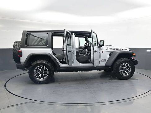 Used 2024 Jeep Wrangler Unlimited Rubicon AWD/4WD image 41