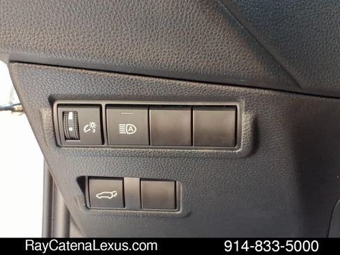 Used 2024 Toyota Corolla Cross XLE w/ Convenience Package AWD/4WD image 11