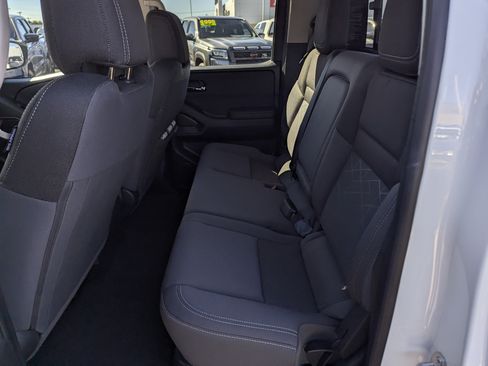 Certified 2025 Nissan Frontier SV w/ Tow Package image 9