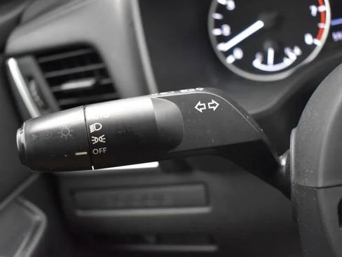 Used 2024 Nissan Rogue S AWD/4WD image 25