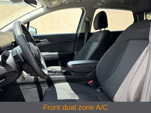 Used 2023 Kia Sportage LX AWD/4WD image 4
