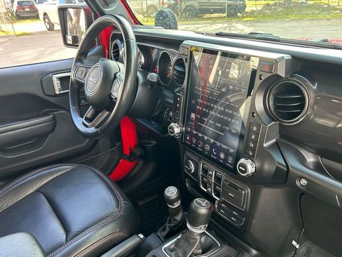 Used 2022 Jeep Wrangler Unlimited Sport image 35