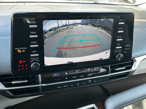 Certified 2023 Toyota Sienna LE image 26