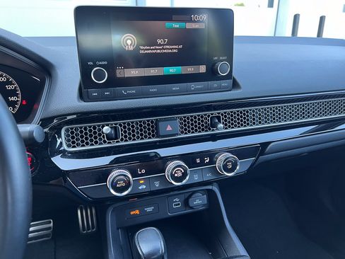 Used 2022 Honda Civic Sport image 18