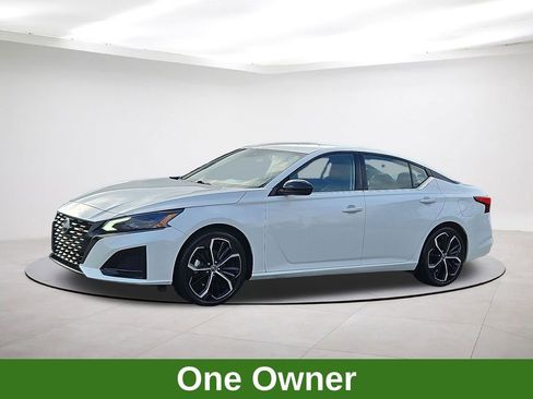 Used 2024 Nissan Altima 2.5 SR image 3