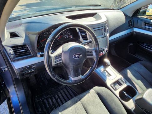 Used 2014 Subaru Outback 2.5i Premium image 10