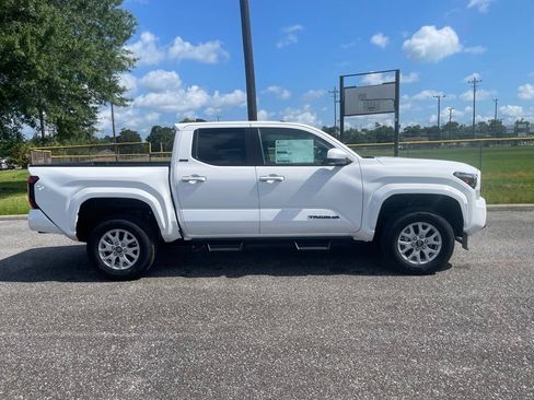 New 2026 Toyota Tacoma SR5 AWD/4WD image 8