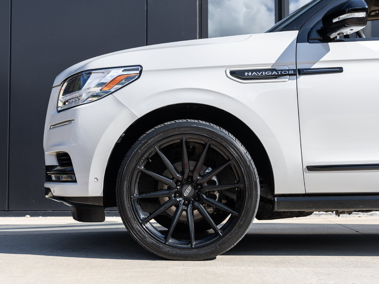 Used 2021 Lincoln Navigator Reserve w/ Luxury Package RWD image 11