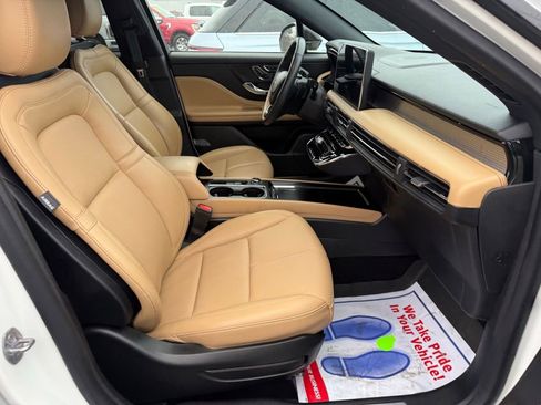 Used 2023 Lincoln Corsair Reserve image 14