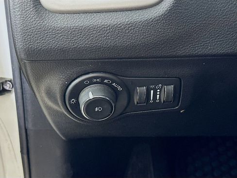 Used 2021 Jeep Compass Latitude w/ Sun and Sound Group AWD/4WD image 20