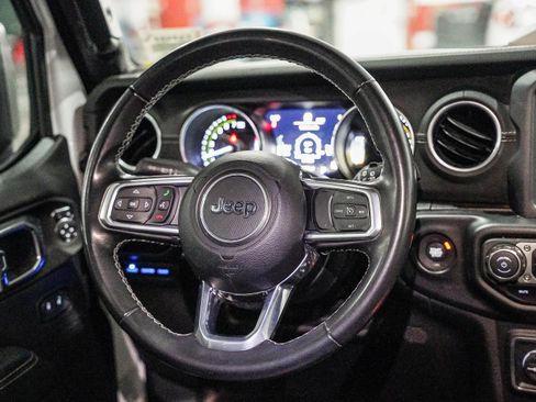 Used 2022 Jeep Wrangler Unlimited Sahara image 15