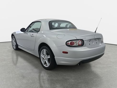 Used 2007 MAZDA MX-5 Miata Sport w/ Appearance Pkg image 7