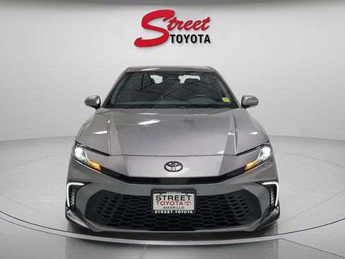 Certified 2025 Toyota Camry SE FWD image 6