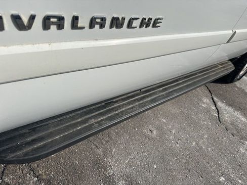Used 2007 Chevrolet Avalanche LT w/ LT Preferred Equipment Group AWD/4WD image 12
