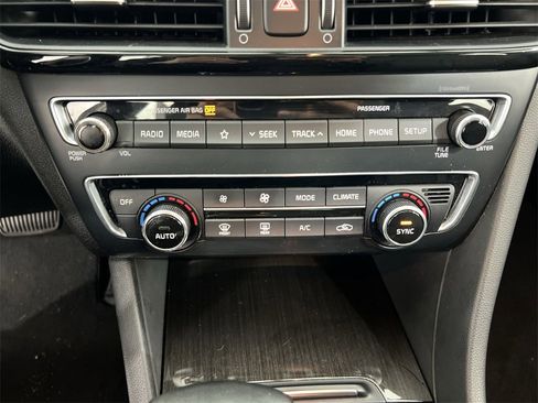 Used 2019 Kia Optima EX image 17