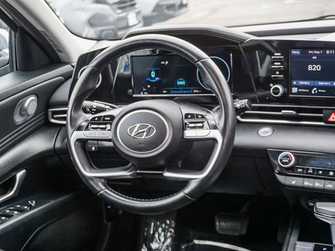 Used 2021 Hyundai Elantra SEL w/ Convenience + Premium Package FWD image 16