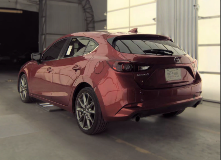 Used 2018 MAZDA MAZDA3 Grand Touring FWD image 2