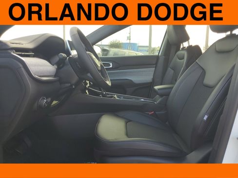 New 2026 Jeep Compass Latitude image 11