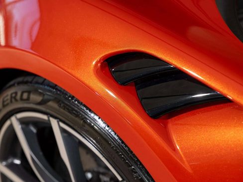 Used 2023 McLaren Artura image 9