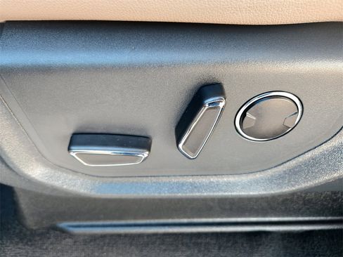 Used 2024 Ford Expedition Limited image 26