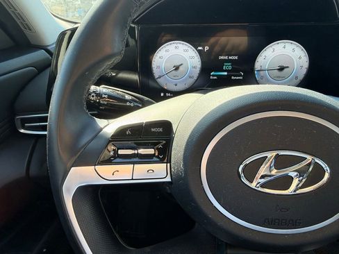 Used 2023 Hyundai Elantra SEL w/ Convenience Package image 16