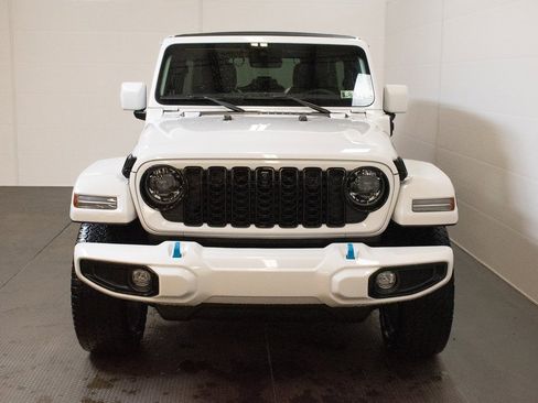 Used 2024 Jeep Wrangler High Altitude image 2