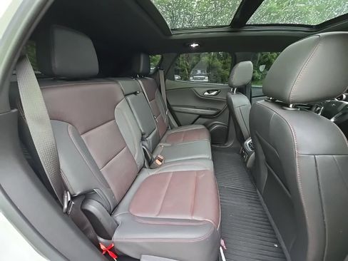 Used 2022 Chevrolet Blazer RS w/ Enhanced Convenience Package AWD/4WD image 17