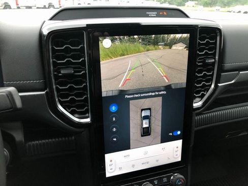 Used 2024 Ford Ranger Lariat image 9