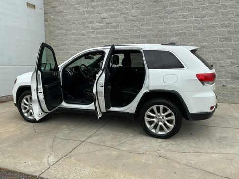 Used 2017 Jeep Grand Cherokee Limited w/ Luxury Group II AWD/4WD image 14