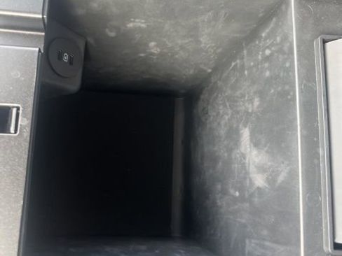 Used 2025 Ford Explorer Active image 31