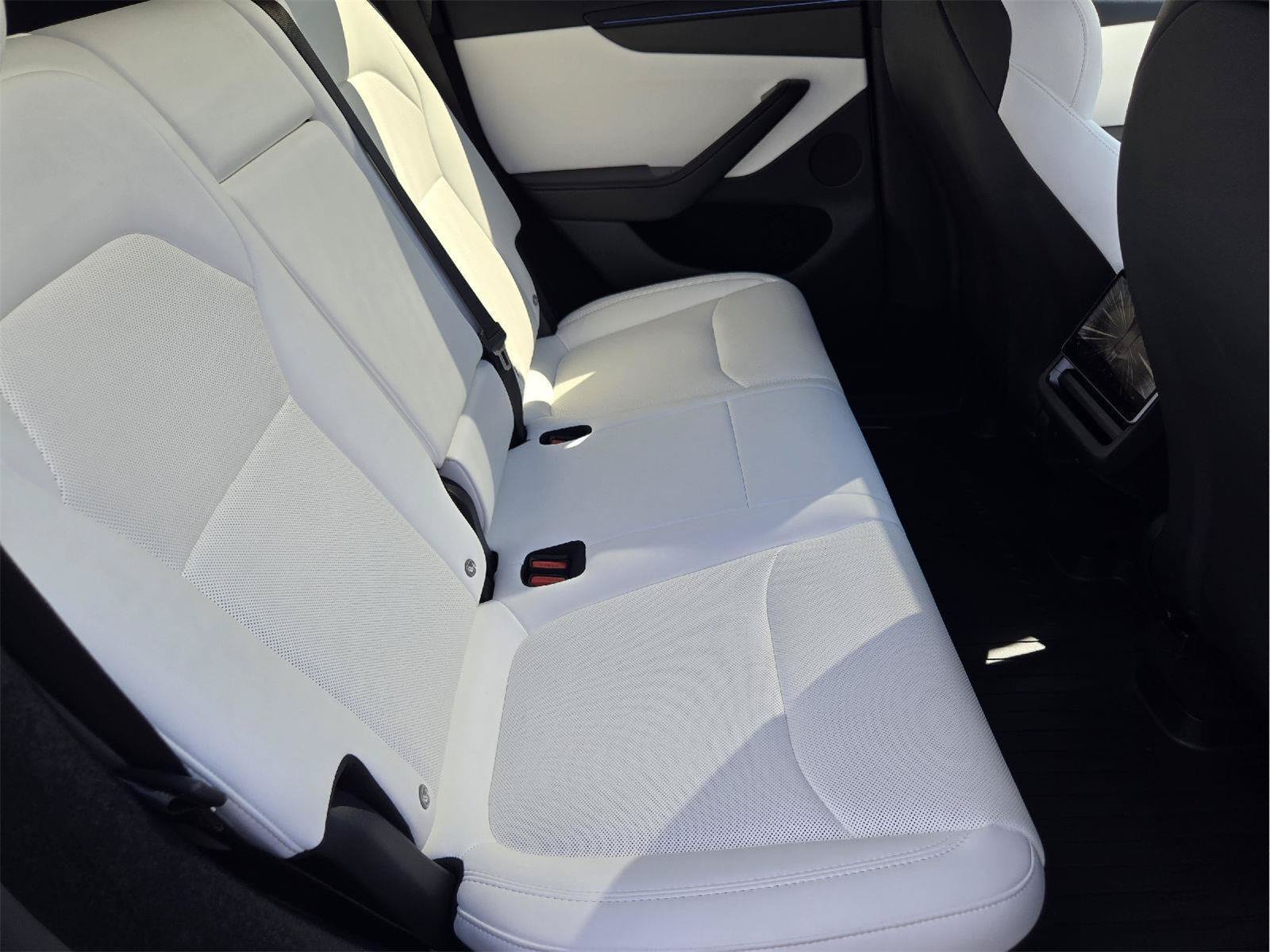 Used 2026 Tesla Model Y Performance AWD/4WD image 29