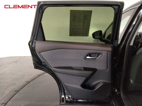 Used 2023 Nissan Rogue SV image 26