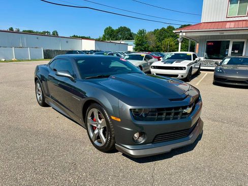 Used 2010 Chevrolet Camaro SS w/ LPO, Ground Effects Package image 3