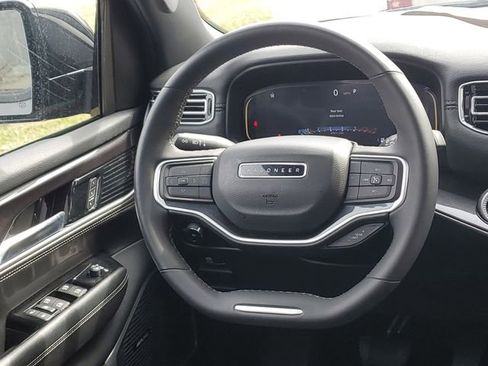 Used 2024 Jeep Wagoneer 4WD w/ Premium Group I image 33