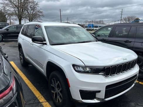 Used 2023 Jeep Grand Cherokee L Limited image 12