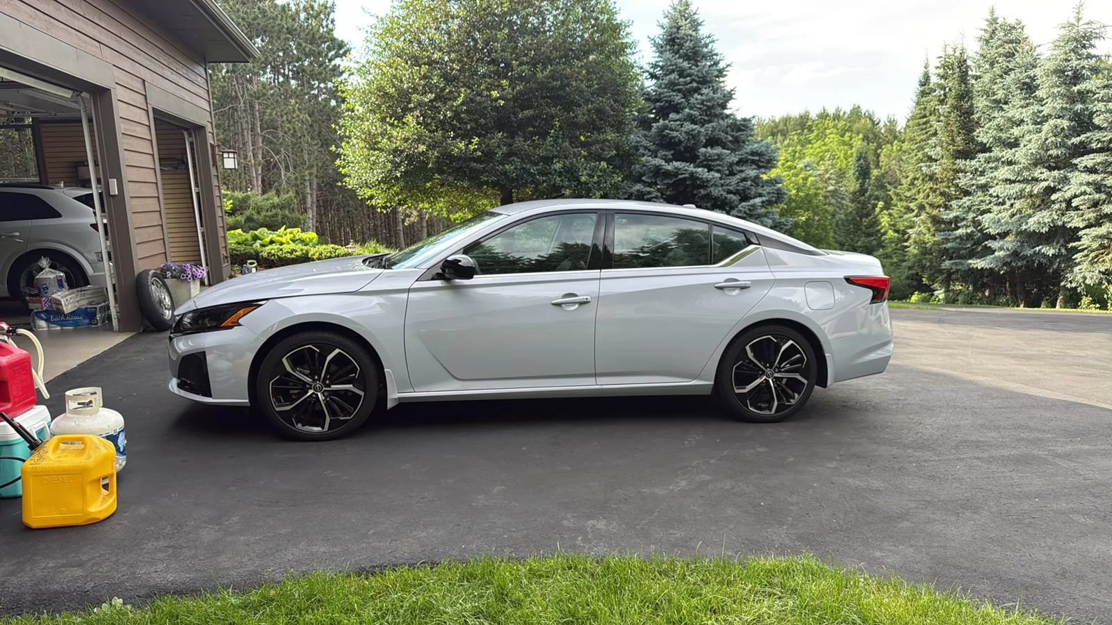 Used 2025 Nissan Altima 2.5 SR FWD image 4