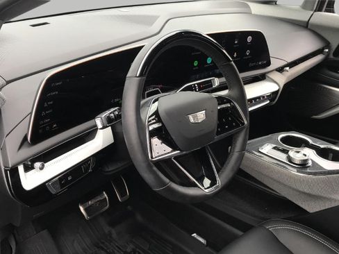 Used 2026 Cadillac Optiq Sport 1 w/ LPO, Floor Liner Package AWD/4WD image 9