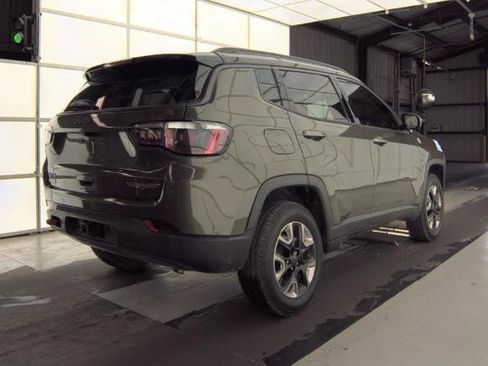 Used 2018 Jeep Compass Trailhawk w/ Leather Interior Group AWD/4WD image 2