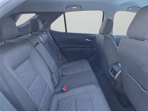 Used 2021 Chevrolet Equinox LT image 16