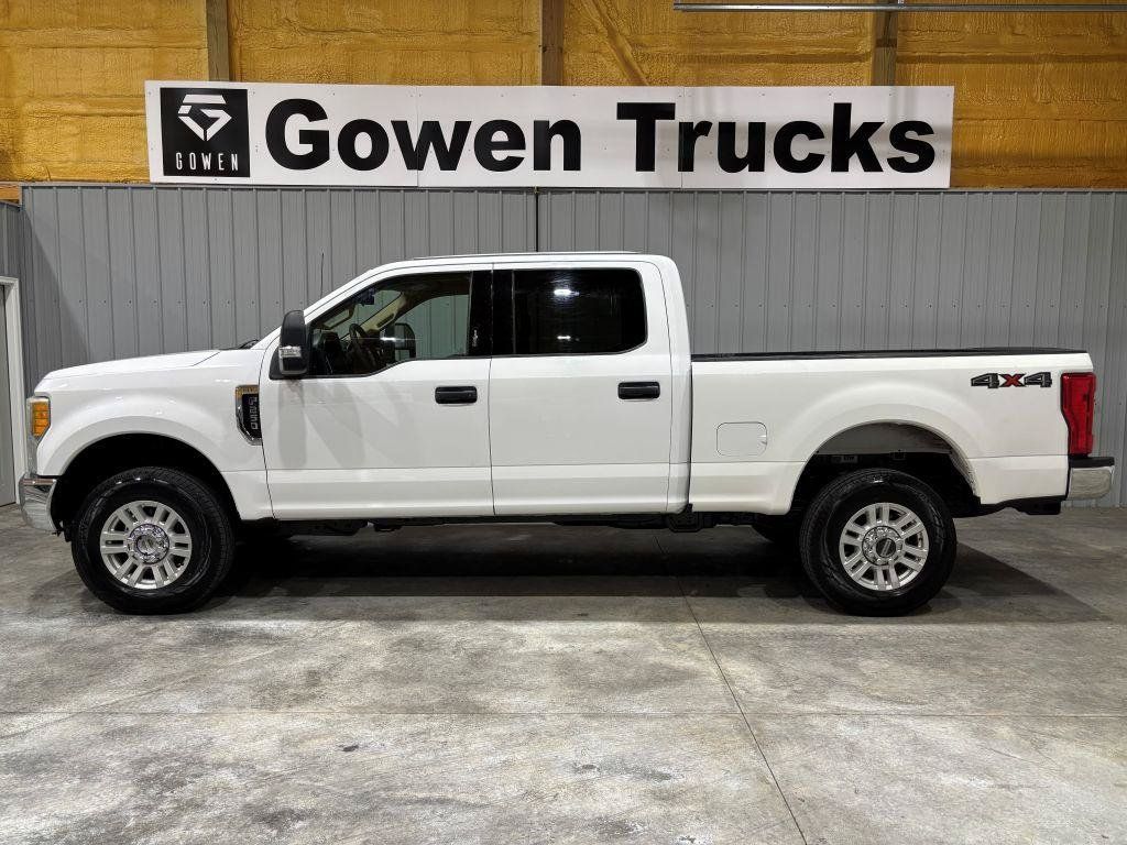 Used 2017 Ford F250 XLT w/ XLT Value Package AWD/4WD image 2