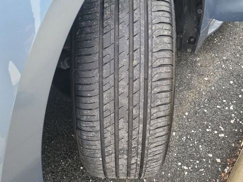 Used 2021 Toyota Corolla LE image 23