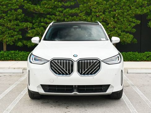 Used 2025 BMW X3 xDrive30 AWD/4WD image 2